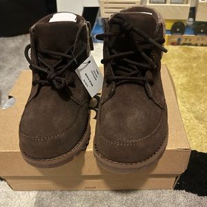 Brand new ugg boot never worn
